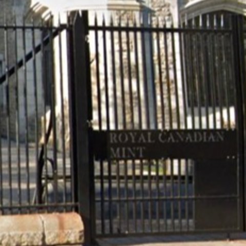 Figure représente une clôture avec une porte d'accès