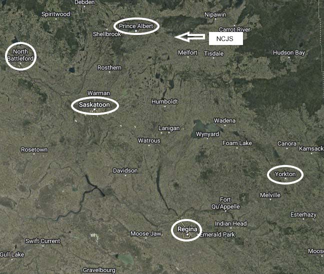Carte illustrant les emplacements des cinq groupes du Service de l’identité judiciaire en Saskatchewan et l’emplacement de la Nation crie de James Smith.