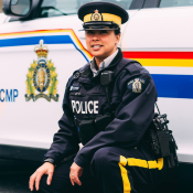 La gendarme Melanie Cambia