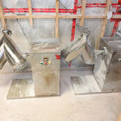 Du matériel sophistiqué permettant une production à grande échelle a également été saisi.