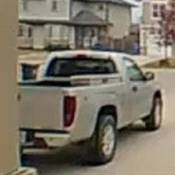 Une camionnette Chevrolet de 2004 vue de derrière.