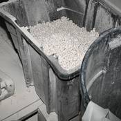 Environ deux millions et demi de comprimés de méthamphétamine présumée ont été saisis.