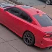 Une Dodge Charger rouge