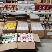 Plusieurs sachets de nicotine et cigares non estampillés ont été saisis après une tentative de les faire passer en contrebande au Canada.