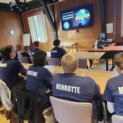 Des étudiants en classe