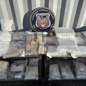 Photo des drogues et de l’argent saisis lors de l’enquête