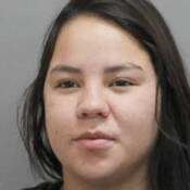 Mia Starchief<br />
<br />
Pseudonymes : Michelle STARCHIEF, Mya STARCHIEF, Honey QUEWEZANCE<br />
<br />
Sexe : femme<br />
<br />
Âge : 21<br />
<br />
Taille : 5 pieds 3 pouces<br />
<br />
Poids : 134 livres<br />
<br />
Cheveux : noirs<br />
<br />
Yeux : bruns<br />
<br />
Cicatrices ou tatouages : tatouage sur le doigt gauche : triangles<br />
<br />
Pourrait se trouver dans l’une de ces collectivités :<br />
North Battleford, SK; La Première Nation de Mosquito Grizzly Bear’s Head Lean Man, SK; Nation crie de Red Pheasant, SK; Nation crie de Poundmaker, SK<br />
<br />
Infractions: <br />
Vol, proférer des menaces, possession de biens criminellement obtenus, port d’arme dans un dessein dangereux, entrave à un agent de la paix, séquestration, agression armée, introduction par effraction dans un dessein criminel, omission de se conformer à une ordonnance de mise en liberté (deux chefs)