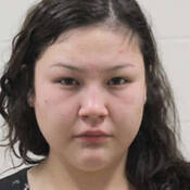 Ava Michel<br />
<br />
Pseudonymes : Ava Michelle<br />
<br />
Sexe : femme<br />
<br />
Âge : 22 ans<br />
<br />
Taille : 5 pieds 2 pouces<br />
<br />
Poids : 154 livres<br />
<br />
Cheveux : noirs<br />
<br />
Yeux : bruns<br />
<br />
Cicatrices ou tatouages : inconnu<br />
<br />
Pourrait se trouver dans l’une de ces collectivités : <br />
Pelican Narrows, SK; Flin Flon, MB<br />
<br />
Infractions : <br />
Vol qualifié, séquestration, possession d’une arme prohibée, possession d’une arme à feu prohibée