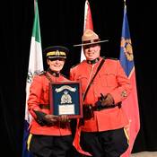 La surintendante principale Lindsay Ellis et le gendarme Quentin Vander Schaaf