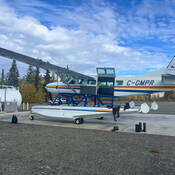 L’hydravion de la GRC est prêt pour l’Opération Swamp Donkey.