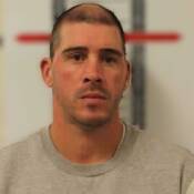 Shaun Daniel Wadden, actuellement recherché en vertu d’un mandat d’arrestation provincial.