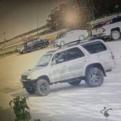 Le Détachement de la GRC de Blue Hills est à la recherche de ce suspect relativement à une introduction par effraction survenue le 2 octobre dans une résidence de Forrest. Il a été vu au volant d’une Toyota 4Runner de couleur claire.