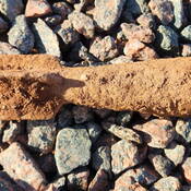 photo d’un objet potentiellement explosif trouvé dans un champ à l’Île-du-Prince-Édouard