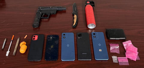Seized objects - objets saisis
