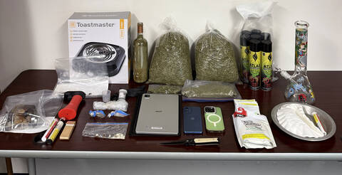 Seized objects - objets saisis