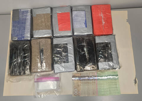 Seized objects - objets saisis