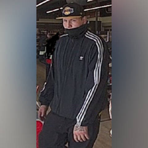 Suspect in theft investigation. // Suspect dans une enquête pour vol.