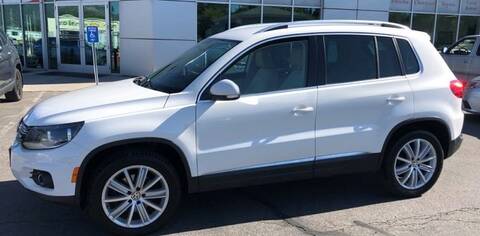 Photo of a 2013 White Tiguan